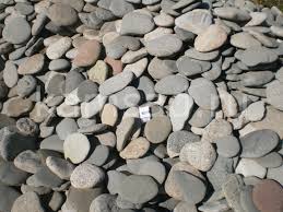Камень морская галька плоская крупная.